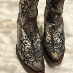 Stylish Kids Cowboy Boots - Black and Brown